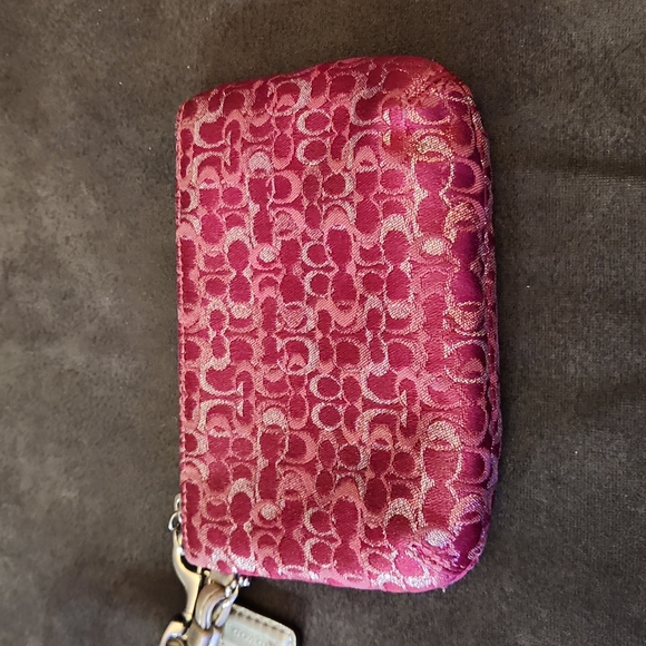 Coach Signature Wristlet, Metallic Raspberry Color - Picture 2 of 8